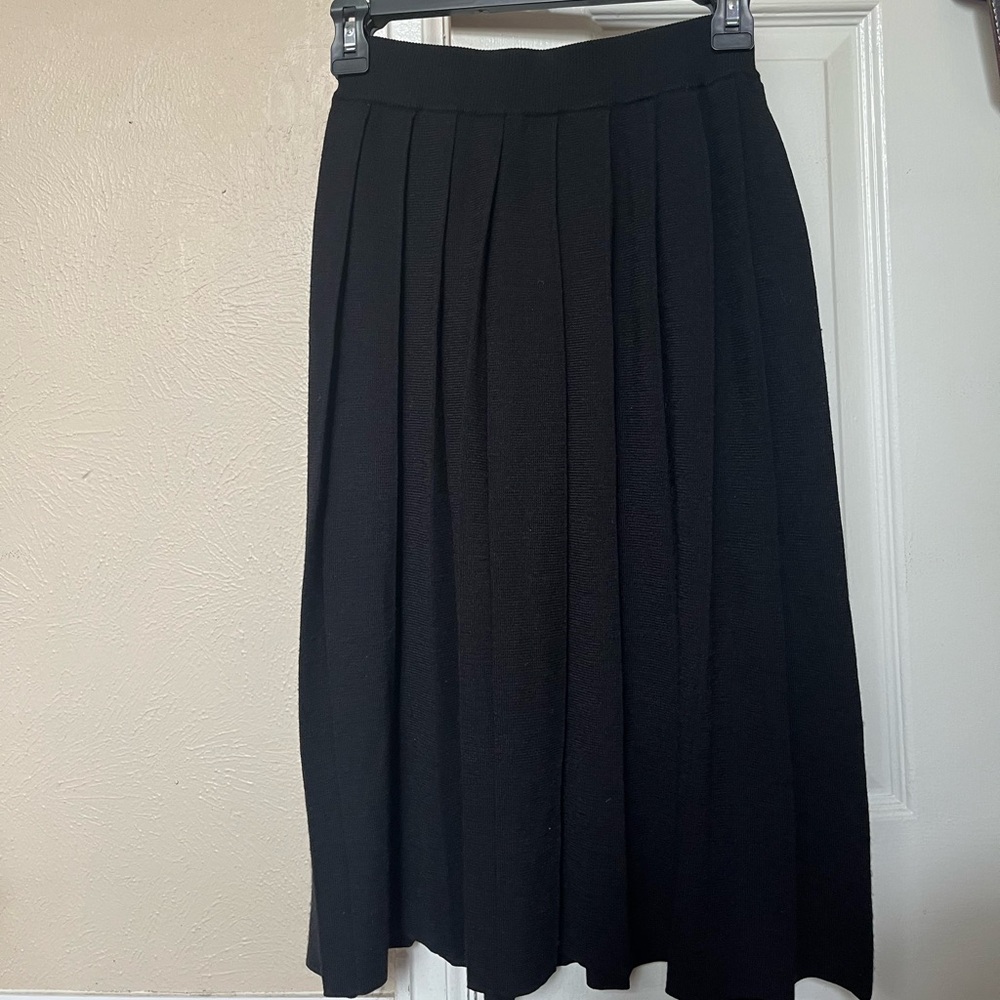 UNIQLO Wool Blend Pleated Midi Skirt